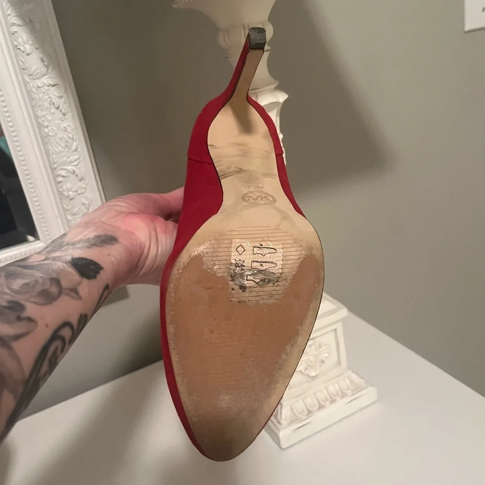 Michael Kors red suede heels 👠 - Picture 4 of 5
